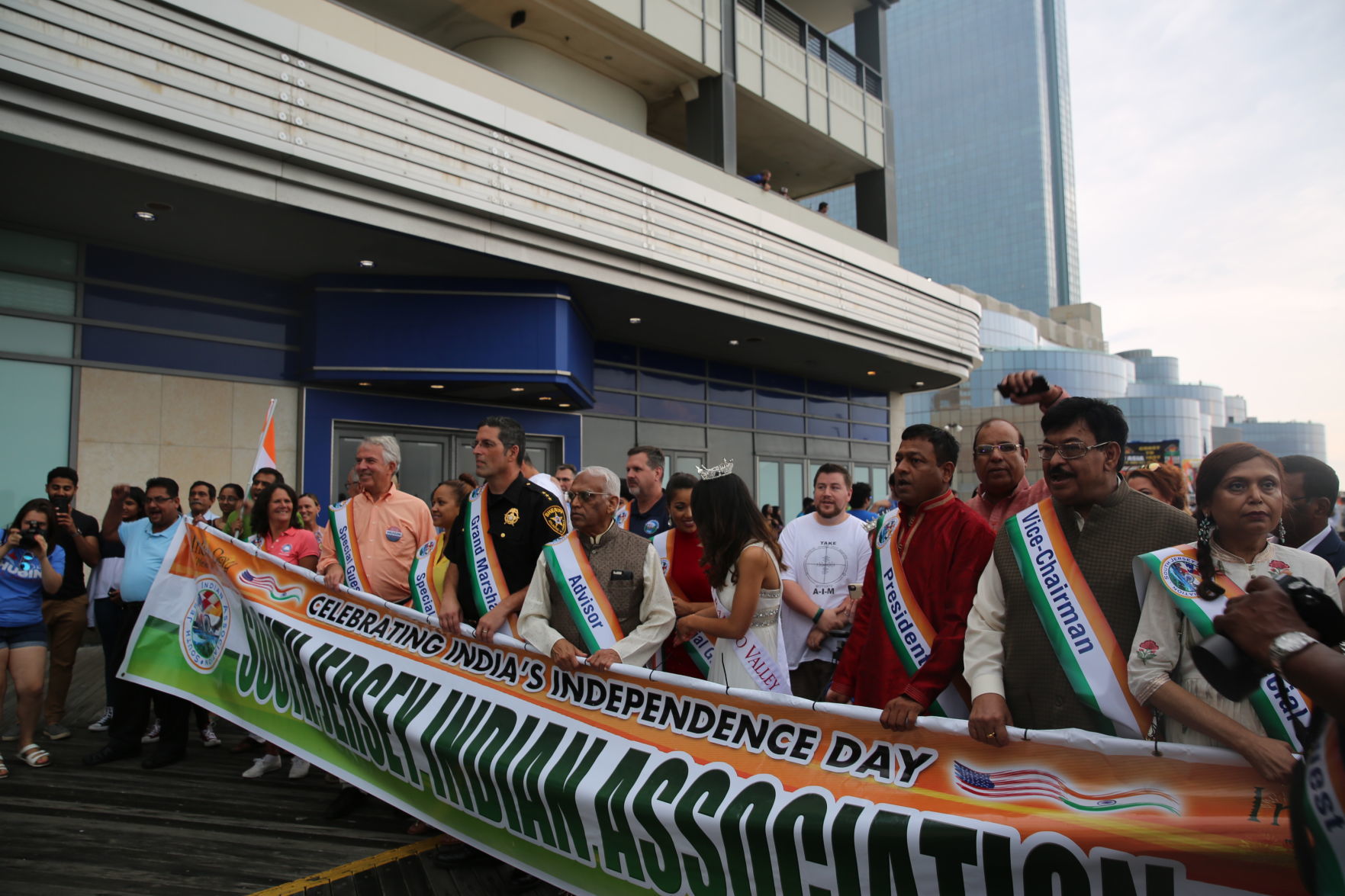 081118_gal_parade (12)